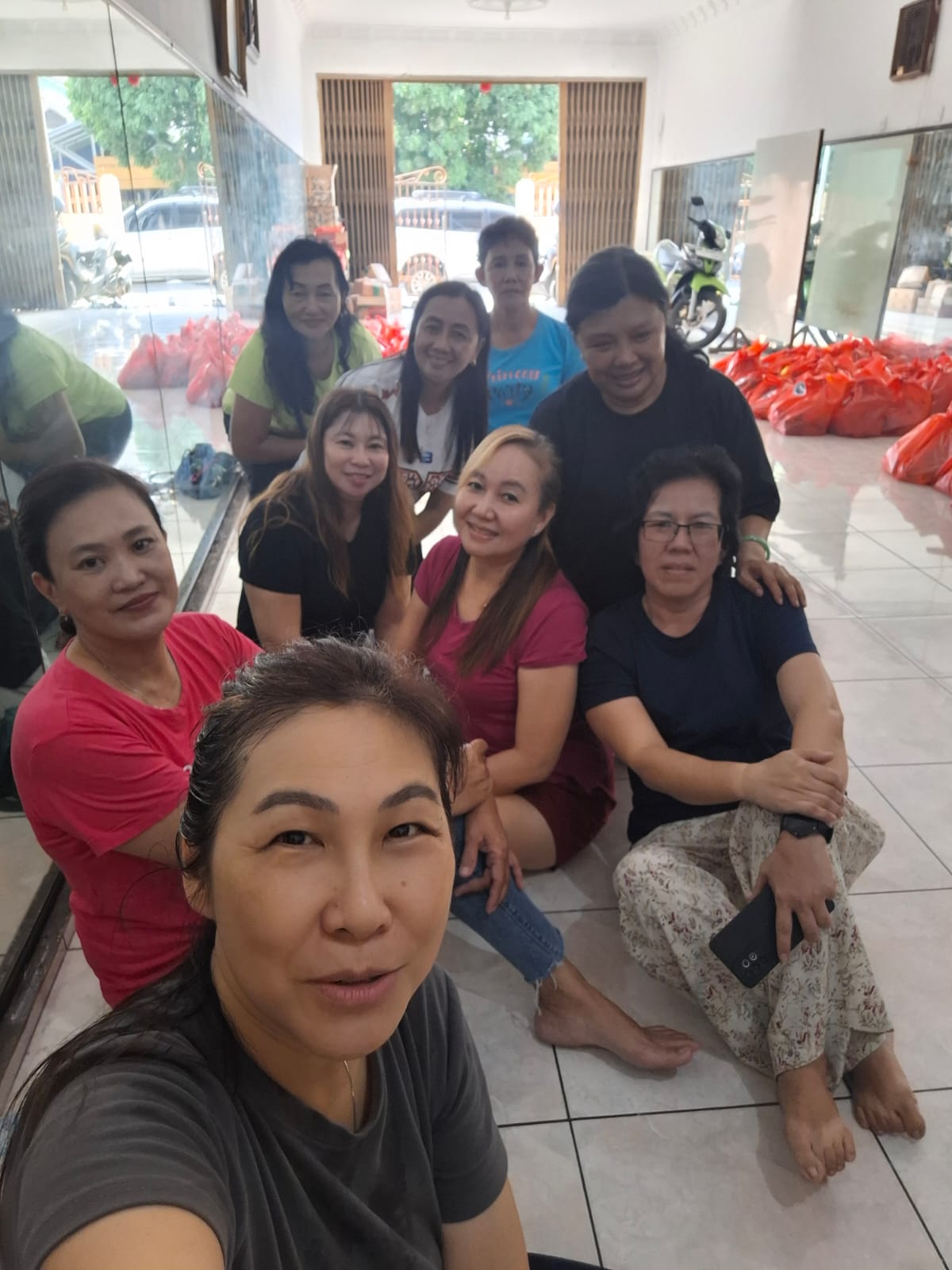 Gotong Royong Penuh Kasih