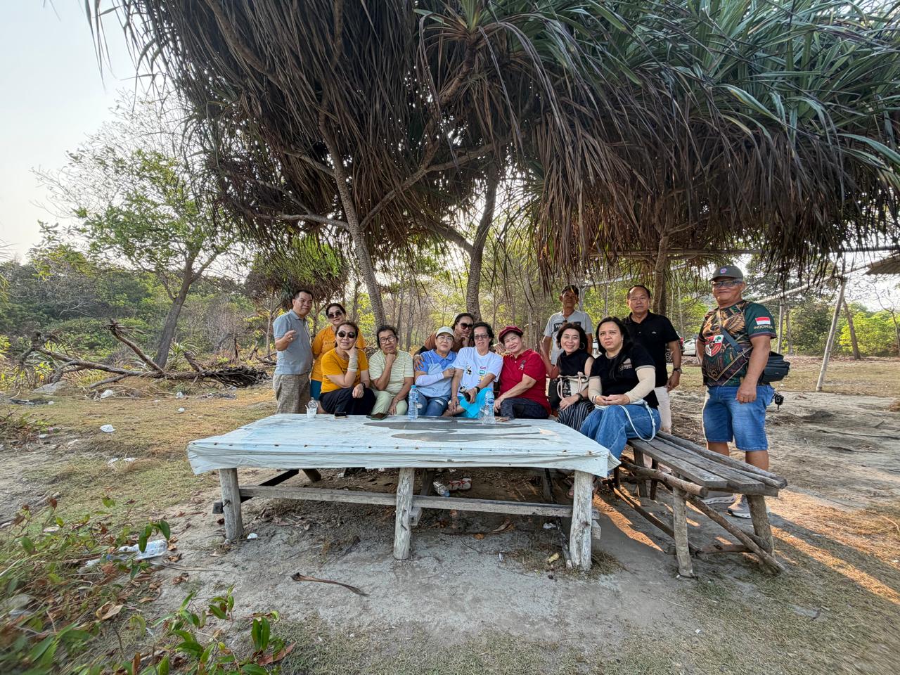 BERSAMA DI PANTAI BATU BEBATU